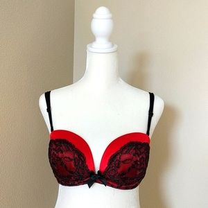 Victoria’s Secret very sexy multi-way bra - DONATED